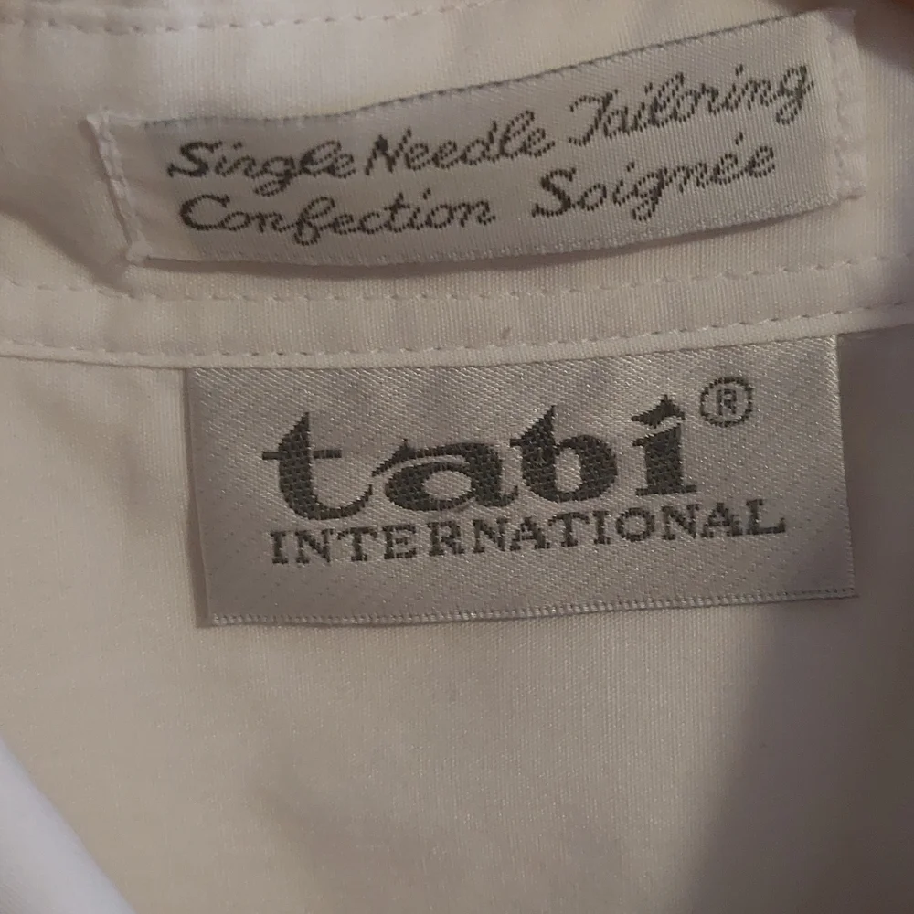 Vintage Tabi International Embroidered school teacher blouse. - Picture 5 of 6